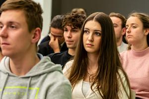 Global Political Messaging - Tomohiko Taniguchi-9